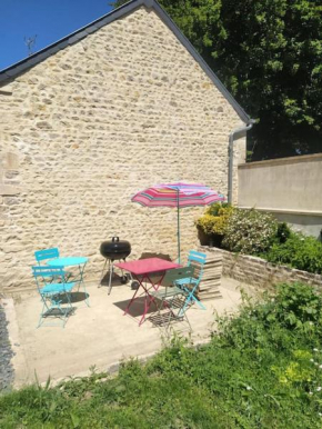 Jolie maison en pierres au calme dans un charmant village aux portes de Bayeux